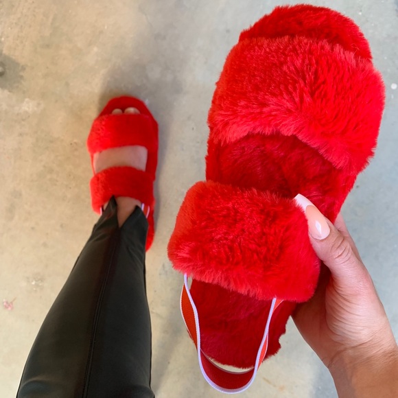 Red fur slipper slides - Picture 2 of 6